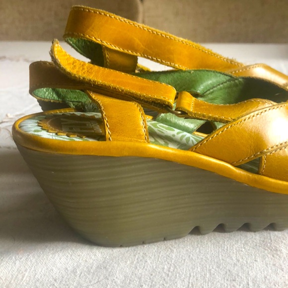 Fly London Yossa wedge sandal in mustard yellow leather, size 38 - Picture 3 of 3